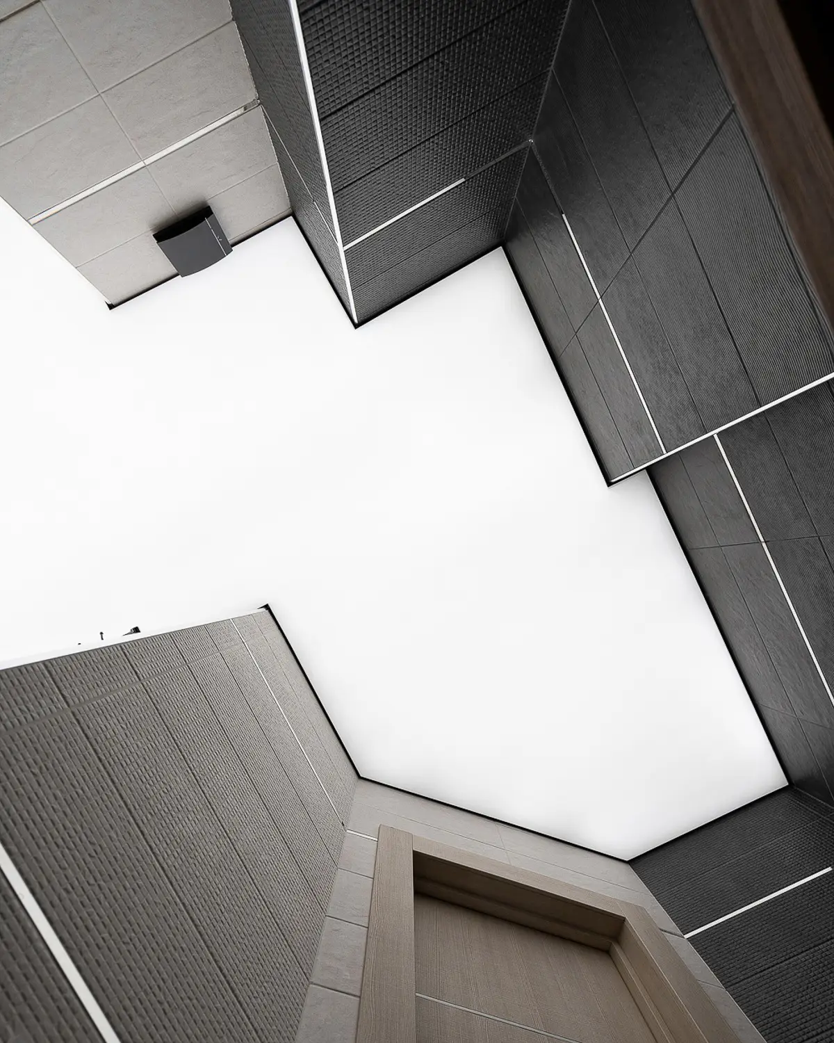 Световой натяжной потолок с транслюцентной плёнкой и LED-подсветкой