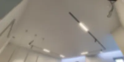 Натяжной потолок в квартире в Иркутске — монтаж в сибирском климате