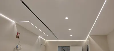 Парящий натяжной потолок с подсветкой — пример стоимости установки в Иркутске