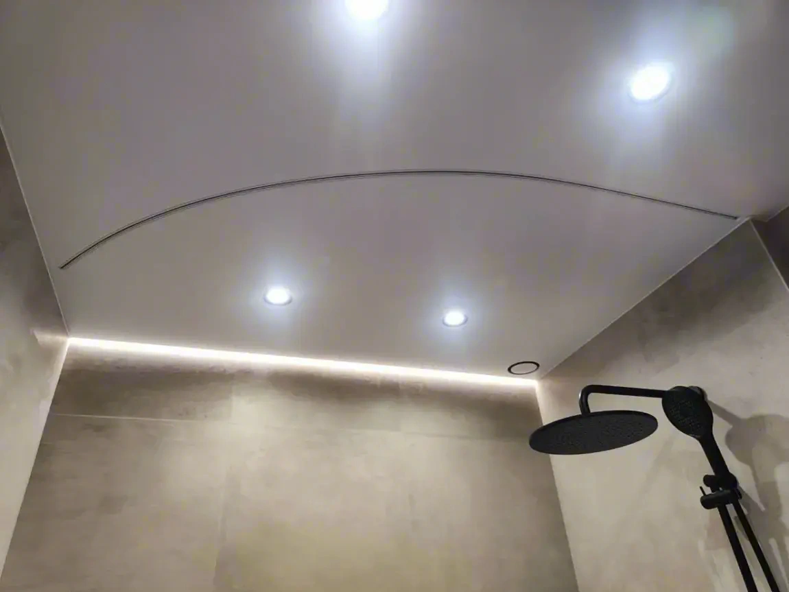 Скрытый карниз в натяжном потолке — Иркутск, работа №19