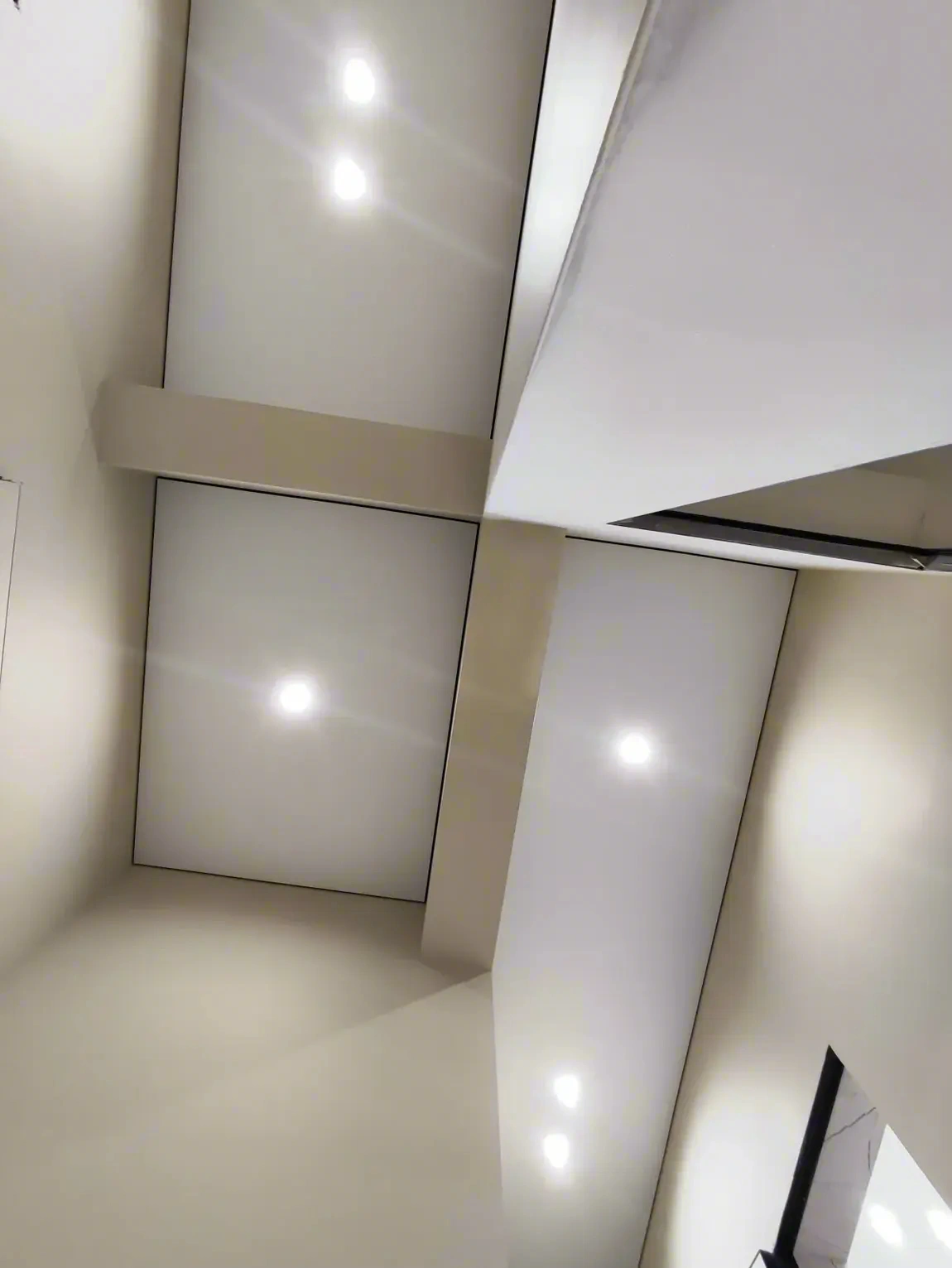 Матовый натяжной потолок в Иркутске — работа №1