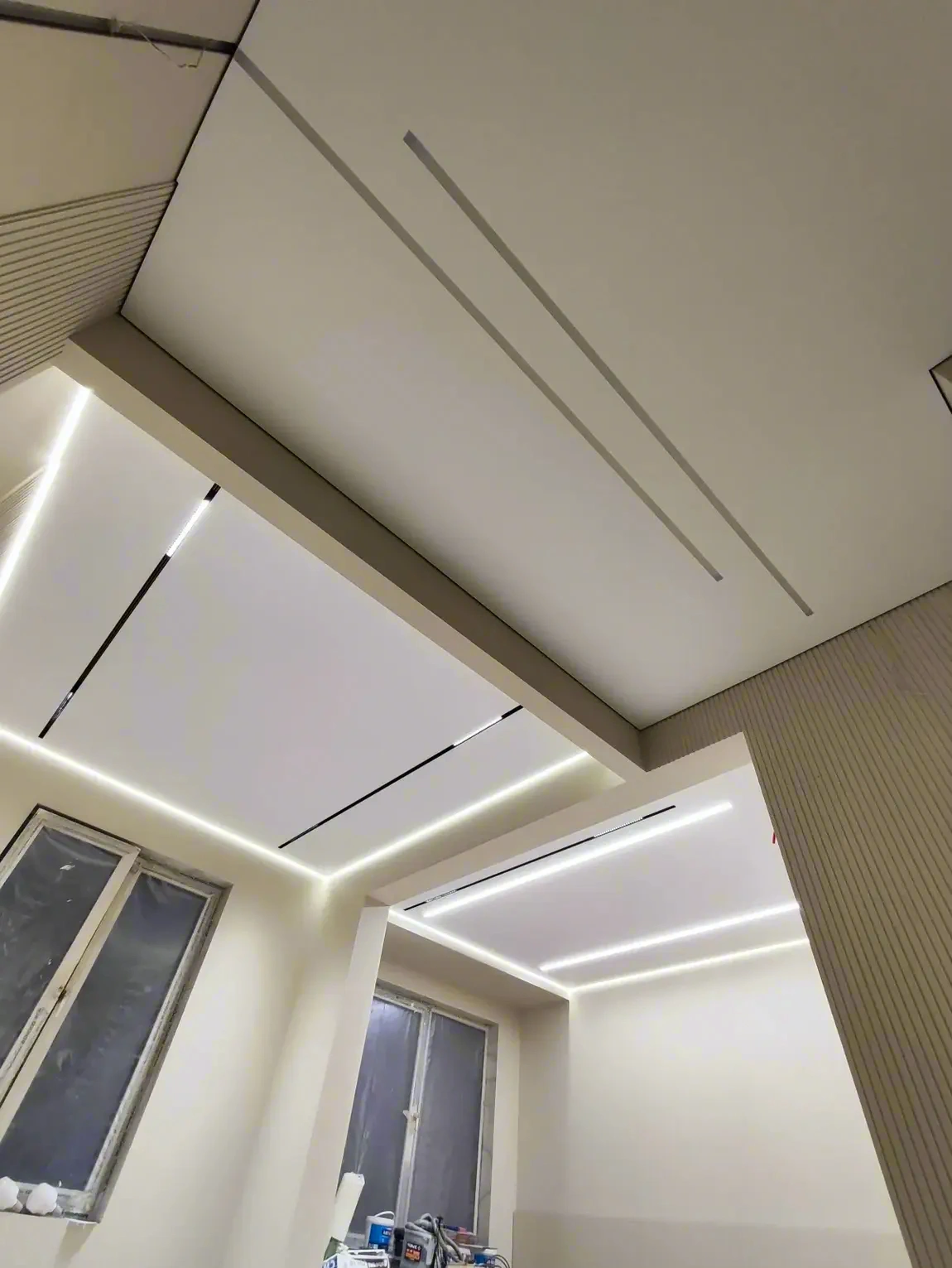 Классический матовый натяжной потолок — фото