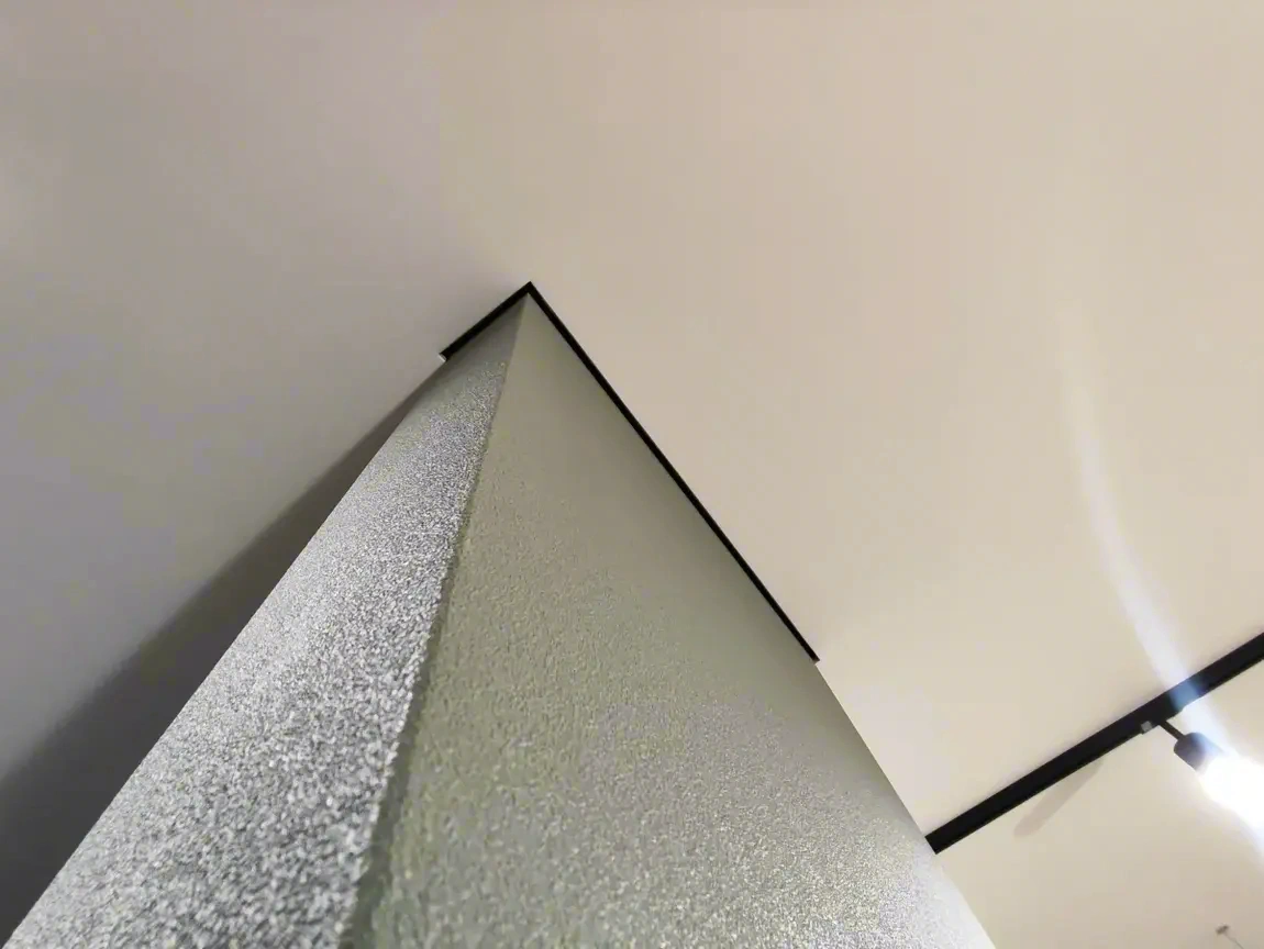 Матовый натяжной потолок в Иркутске — работа №13