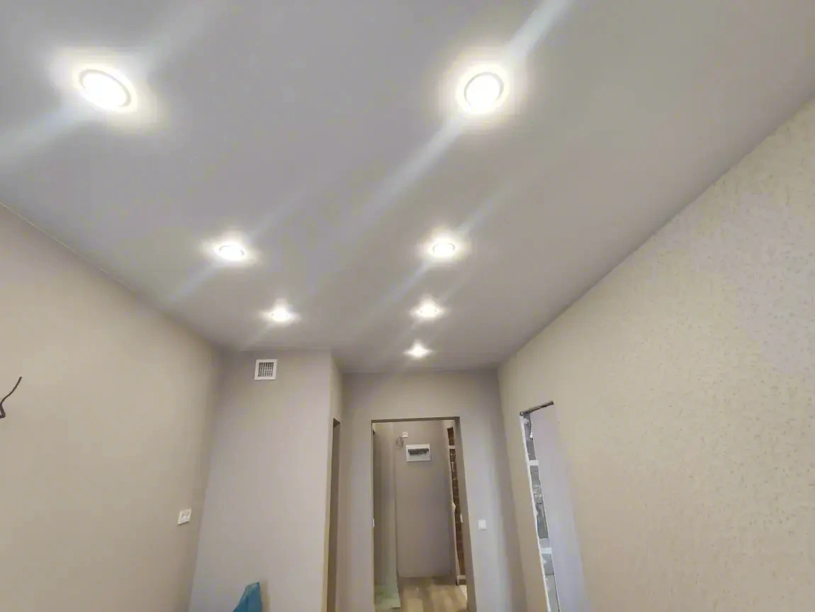 Матовый натяжной потолок в Иркутске — работа №19