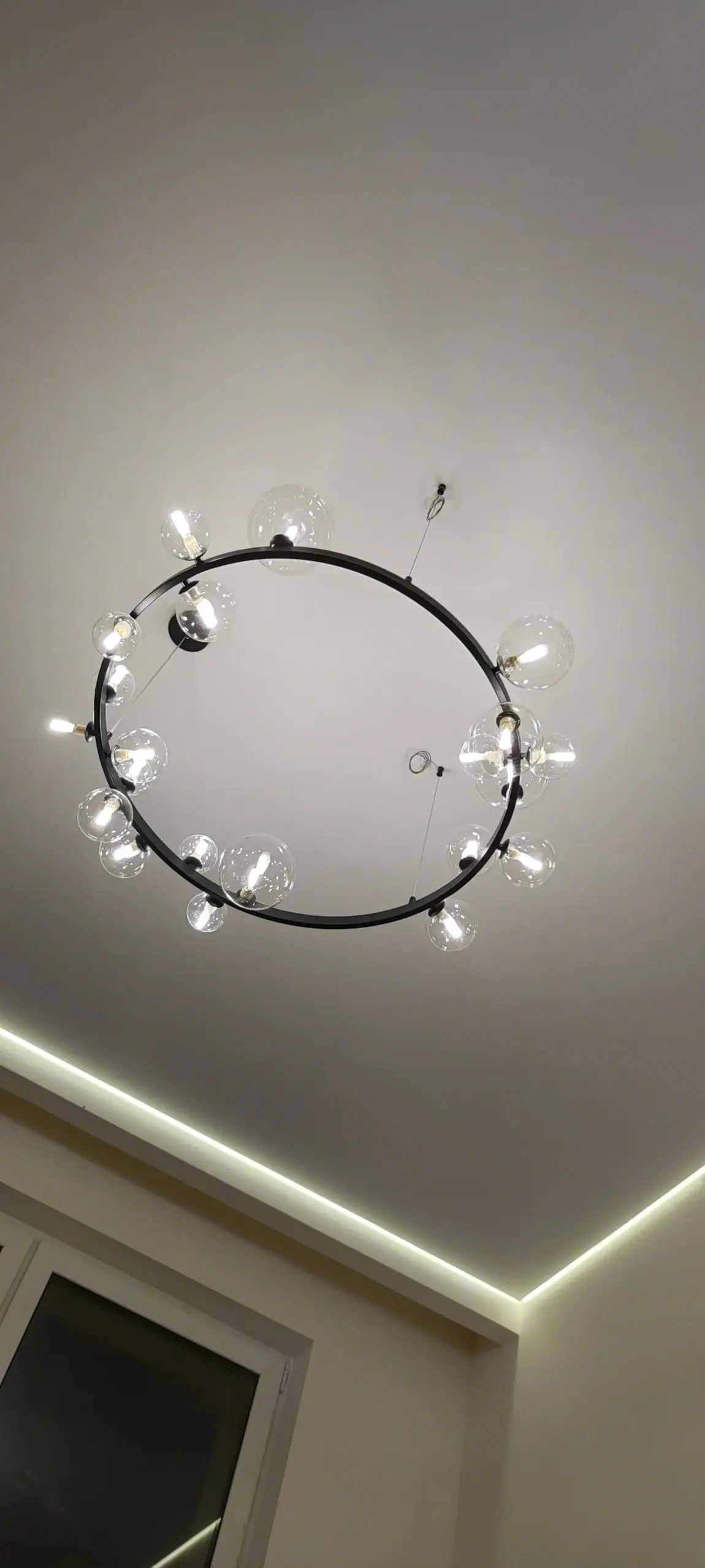 Потолок с парящим эффектом в квартире — Иркутск