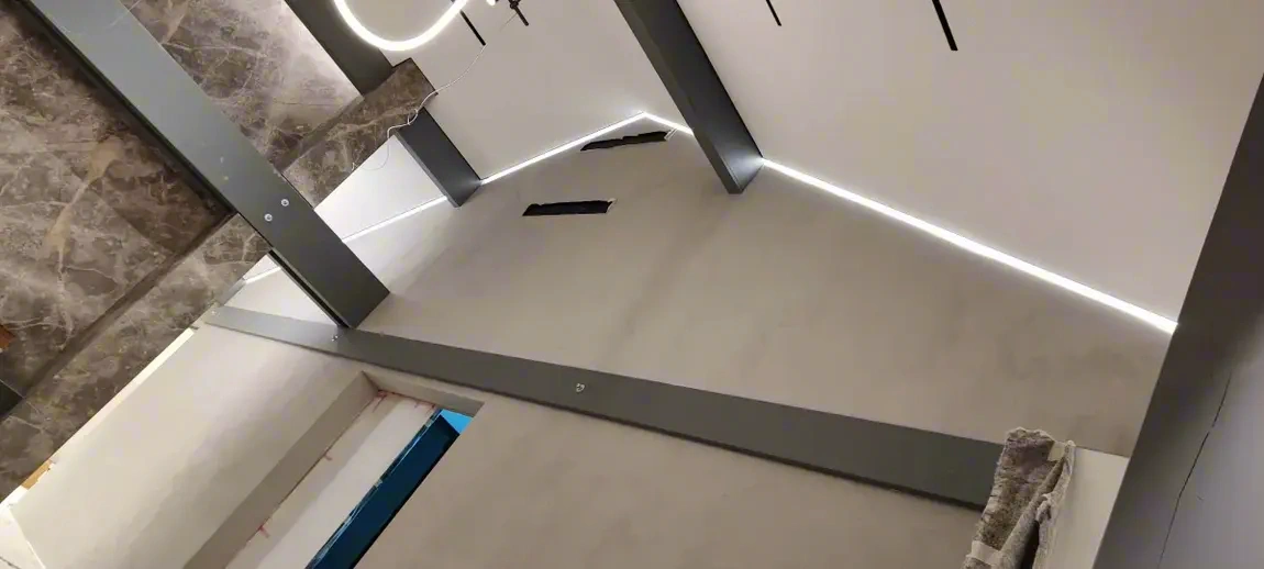 Потолок с парящим эффектом в квартире — Иркутск