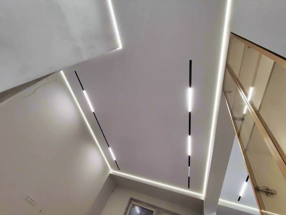 Потолок с парящим эффектом в квартире — Иркутск