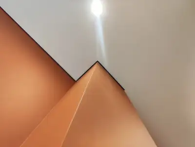 Сатиновый натяжной потолок — пример работы 5