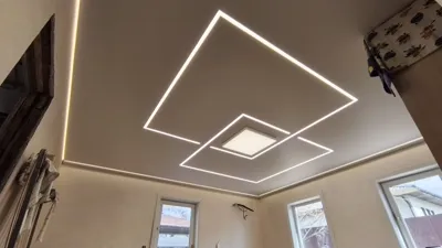 Световые линии на натяжном потолке — пример работы 7