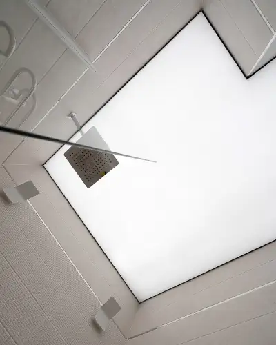 Световой натяжной потолок