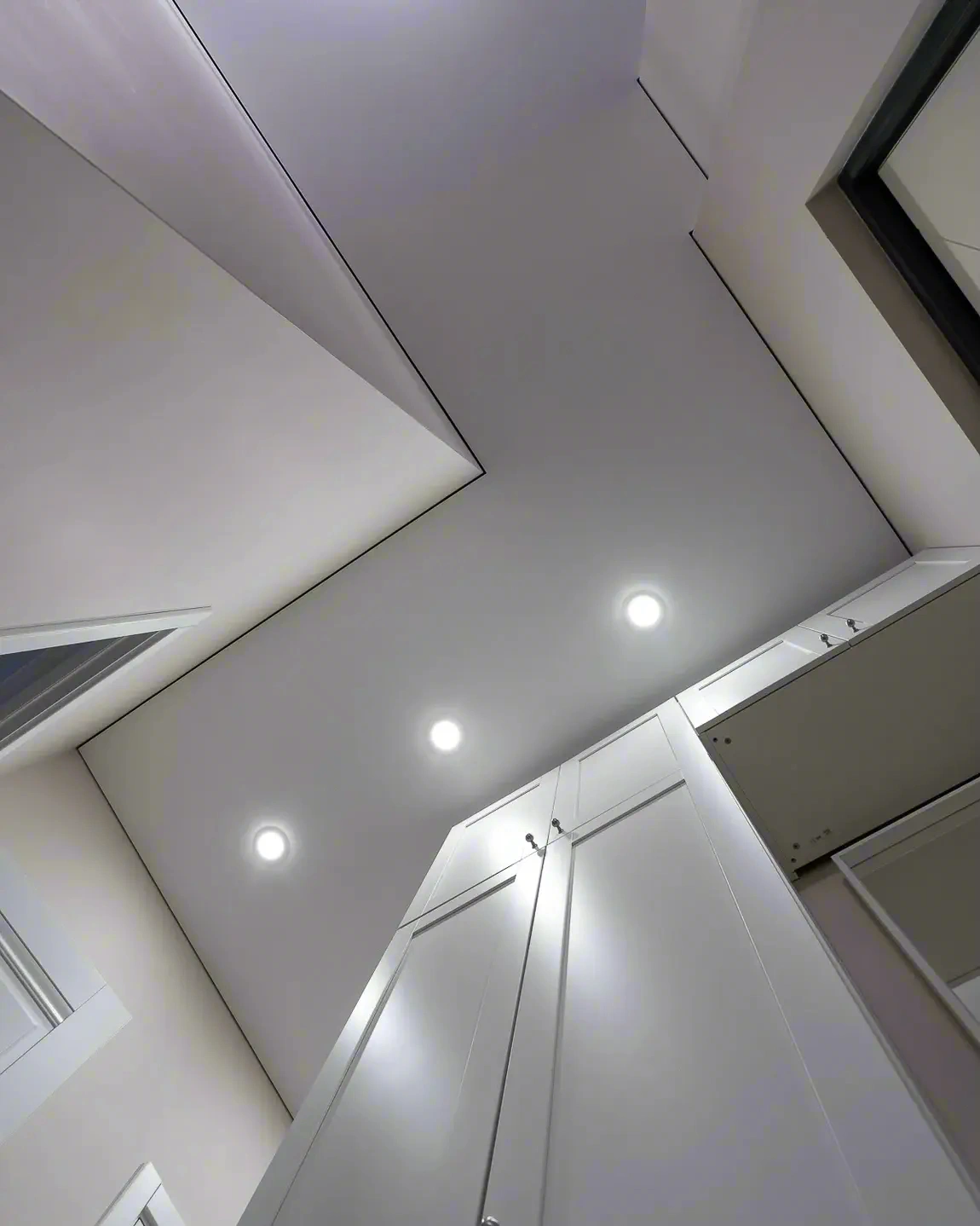 Теневой натяжной потолок — чёткий теневой зазор