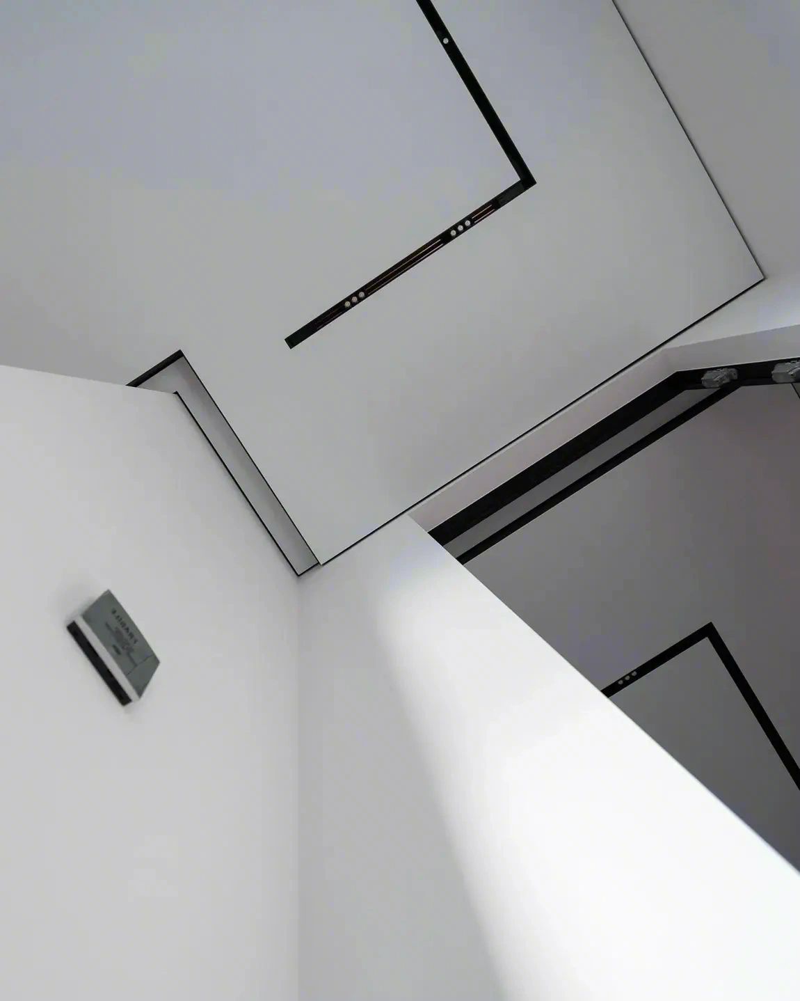 Теневой натяжной потолок в Иркутске — работа №15