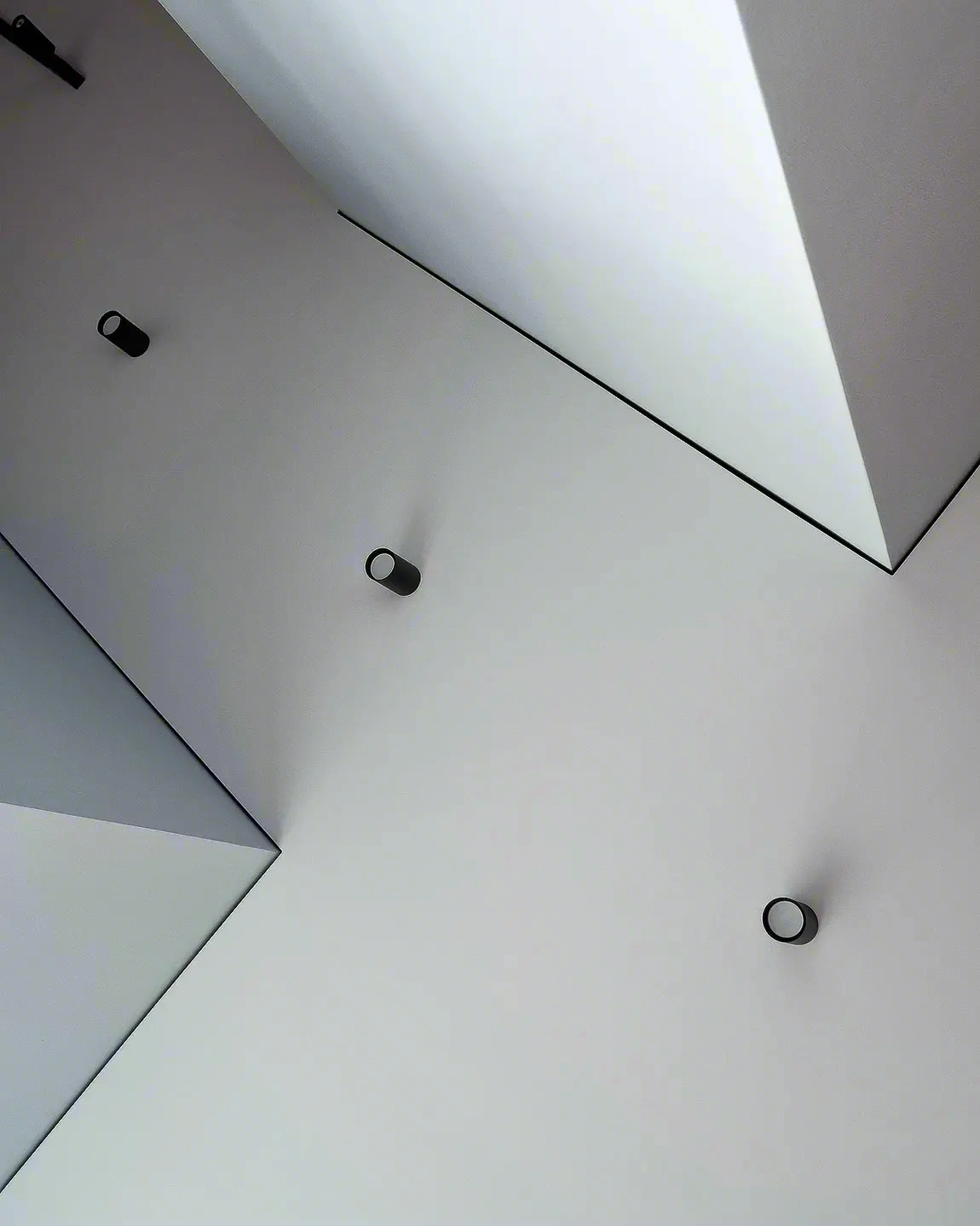 Теневой потолок в современном интерьере — Иркутск