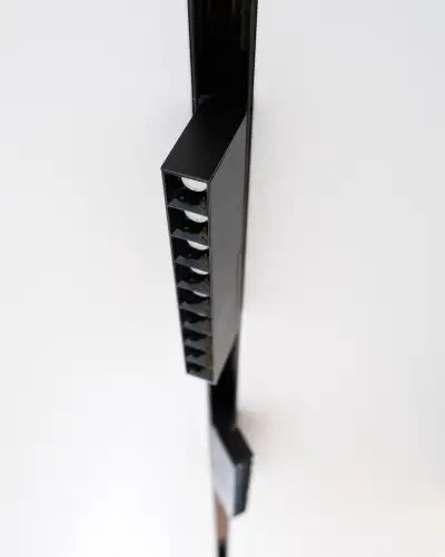 Трековое освещение для натяжного потолка — пример работы 6