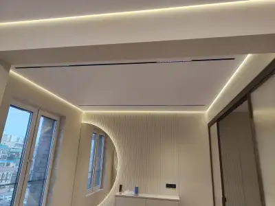 Трековое освещение для натяжного потолка — пример работы 2