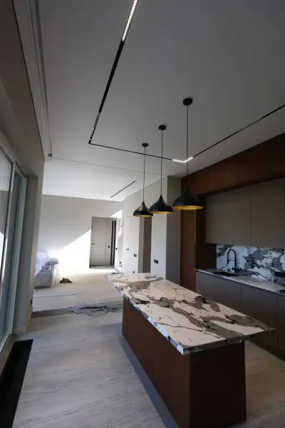 Натяжной потолок на кухне — пример 5