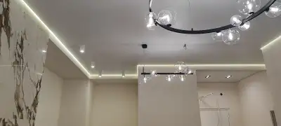 Натяжной потолок на кухне — пример 11