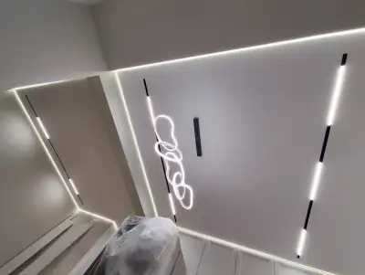 Натяжной потолок на кухне — пример 13