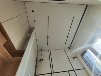 Натяжной потолок в спальне — пример 1