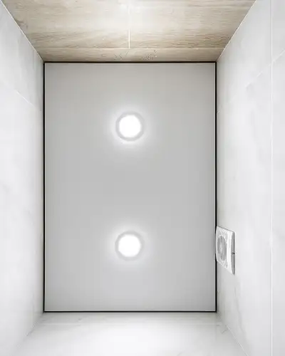 Натяжной потолок в ванной — пример 1