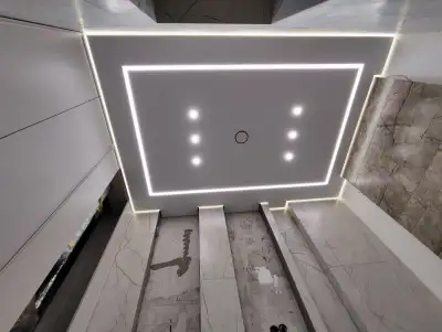 Натяжной потолок в ванной — пример 4