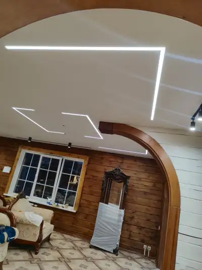 Натяжной потолок в загородном доме — пример 7